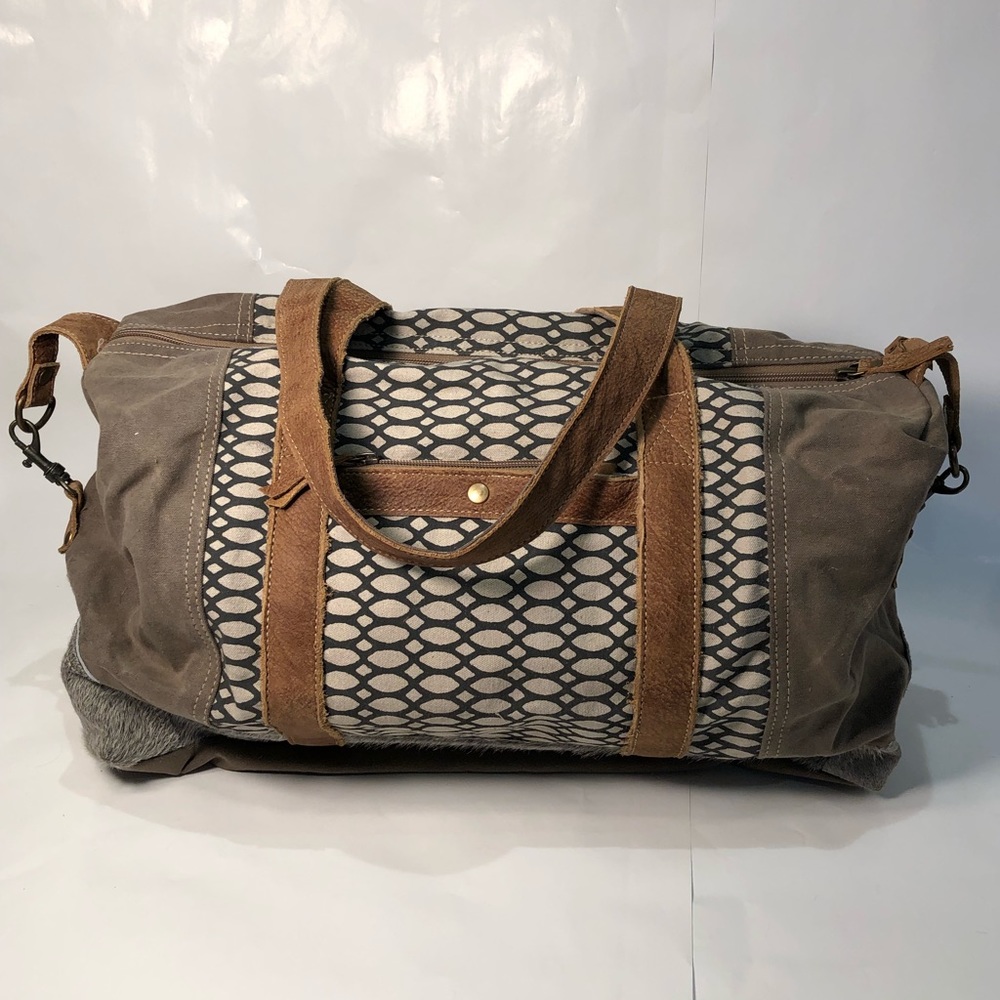 Honey a Bee Print Travel Bag - Picture 2 of 6